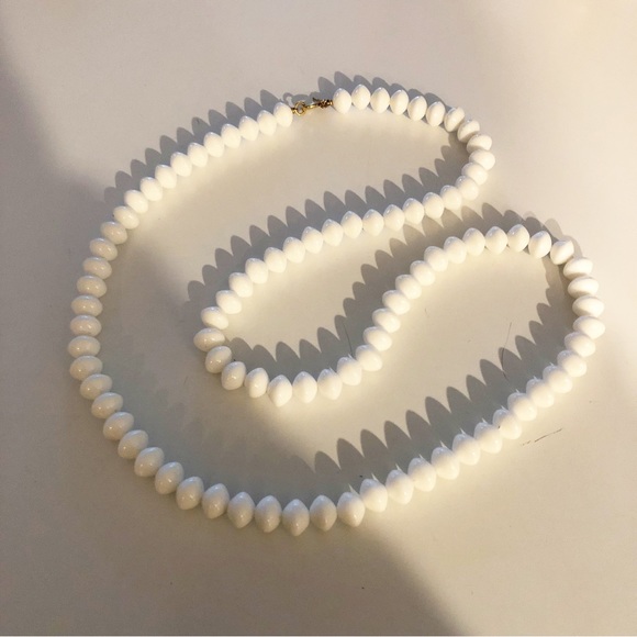 Vintage CROWN TRIFARI White Saucer Beaded Necklace, Mod Basic Long Designer Luci - Picture 8 of 14